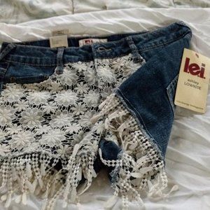 Lady's or Young girls Lei Short shorts